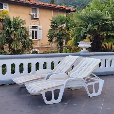 Niki Rezine لوفغان