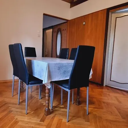 Niki Rezine لوفغان