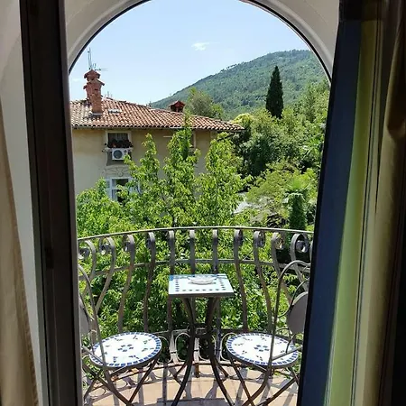 Niki Rezine Ловран