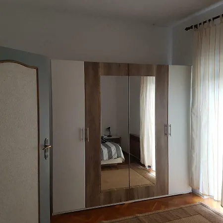 Niki Rezine Apartman *