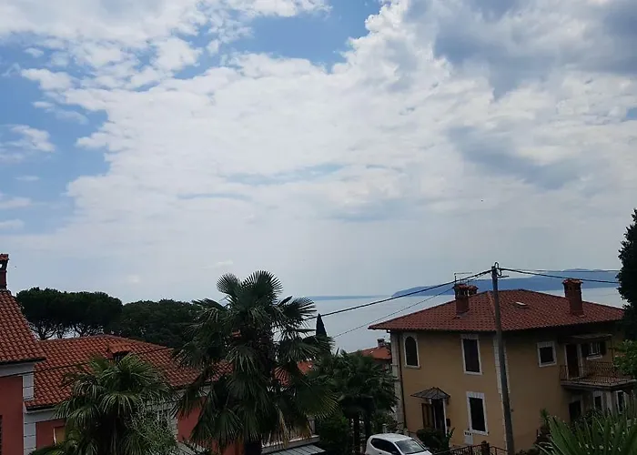 Apartment Niki Rezine *