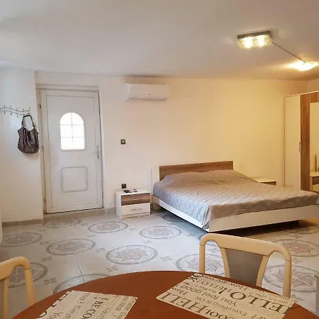 Niki Rezine Apartmán *