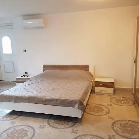 Niki Rezine Apartment *