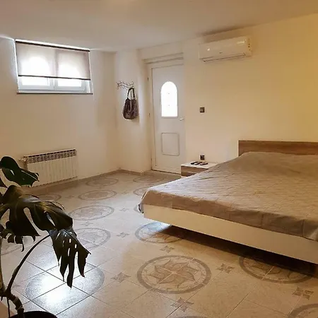 Niki Rezine Apartment *