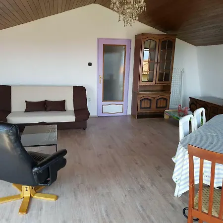 Hause Lovran